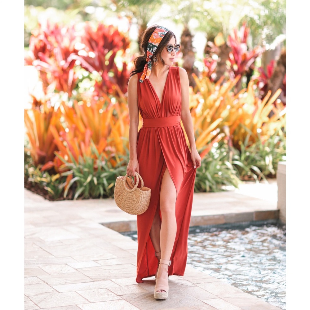 Maroon BooHoo slit maxi dress *NWOT* Size 0